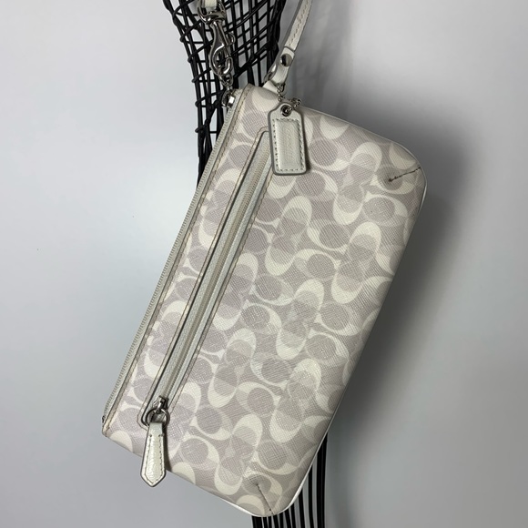 Coach Wristlet - Picture 3 of 6